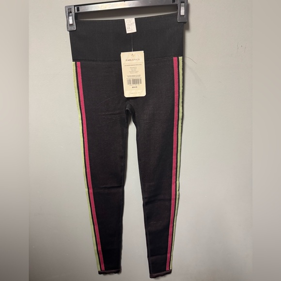 NWT FABLETICS High-Waisted Seamless Stripe Legging in XS Retail $59 - Picture 5 of 6